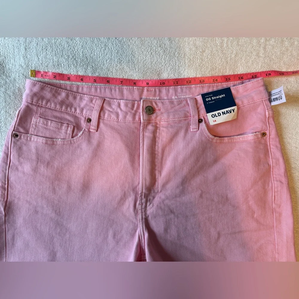 Old Navy NWT Women's Light Pink Jean Shorts, Size 14 - Picture 5 of 6